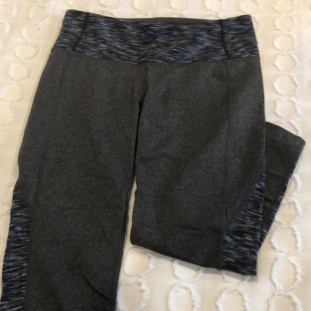 Athleta Heather Grey Cropped Legging